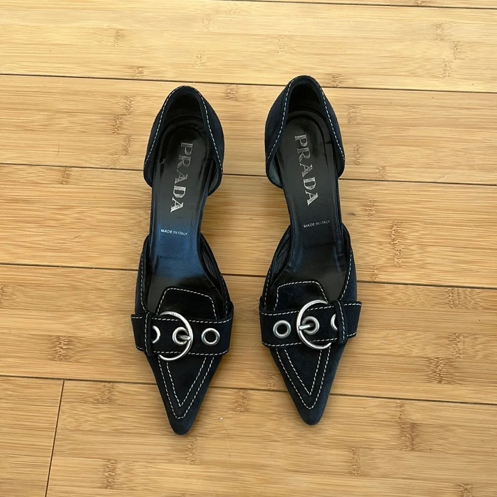 Prada navy suede heels - Picture 1 of 7